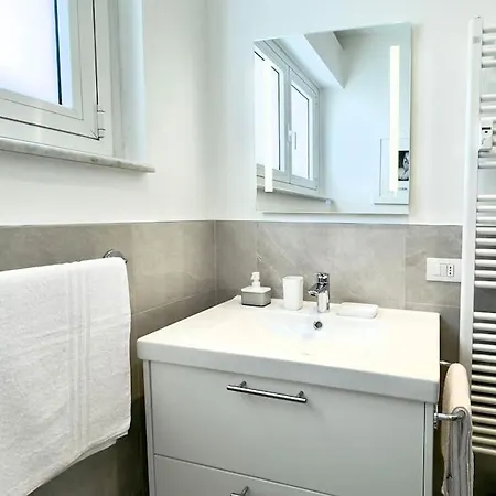 Rosselli Apartment,