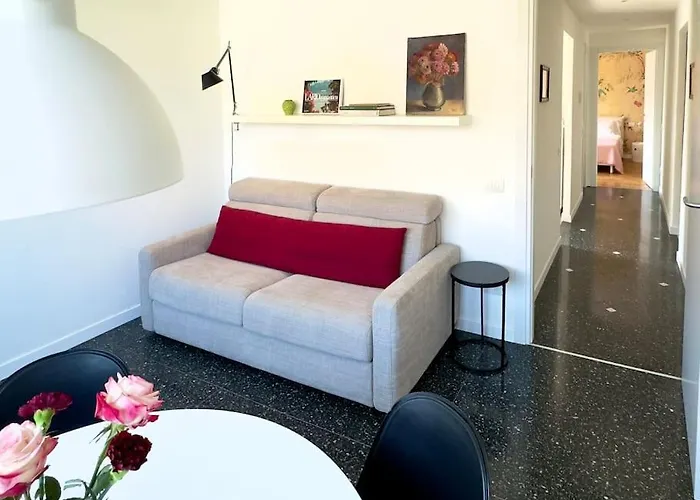 アパート Rosselli Apartment, *