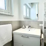 Rosselli Apartment,