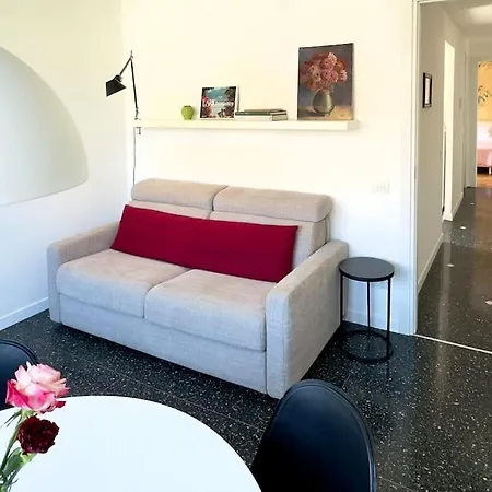 Daire Rosselli Apartment, *